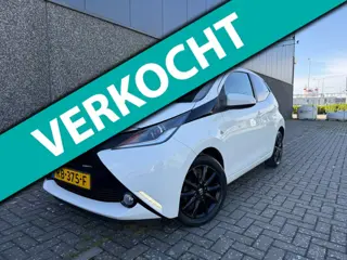 Toyota Aygo 1.0 VVT-i x-sport/Nieuwe APK en beurt/Dealer OH/Camera/