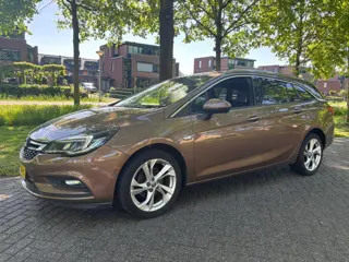 Opel Astra Sports Tourer 1.0 Innovation Export, barst in de voorruit