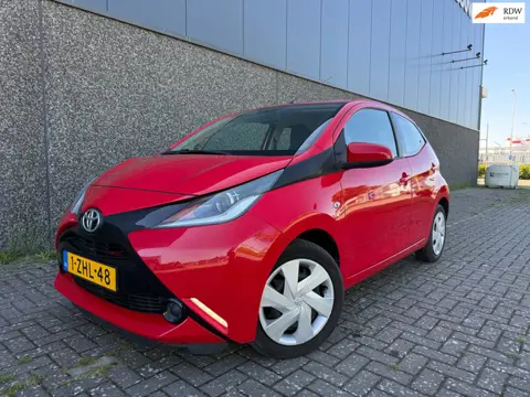 Toyota Aygo 1.0 VVT-i x-play/Dealer OH/CAMERA/AIRCO/