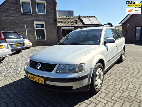 Volkswagen Passat Variant 1.8-5V Comfortline Clima Cruise