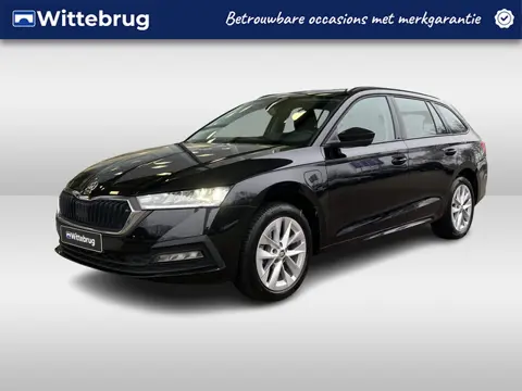 Škoda Octavia Combi 1.4 TSI iV 204pk DSG PHEV Ambition / Parkeersensoren achter / Stoel + Stuur verw