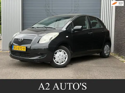 Toyota Yaris 1.0 VVTi +