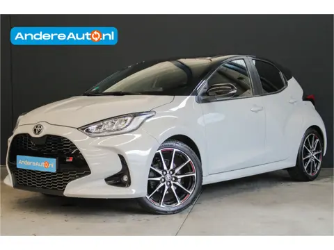 Toyota Yaris 1.5 Hybrid GR Sport |dealer onderhouden|leder alcantara|JBL|