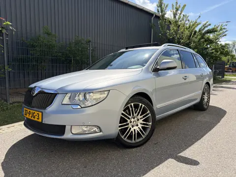 Škoda Superb Combi 3.6 FSI Elegance 4x4 Business Line / AUTOMAAT / LEER / PANORAMADAK / 4WD