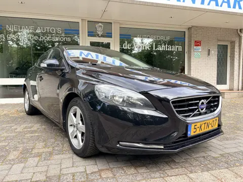 Volvo V40 1.6 D2 Kinetic lichte zijschade Navigatie/Clima/Trekhaak/Radio CD/MP3/Led achterlichten/Hi