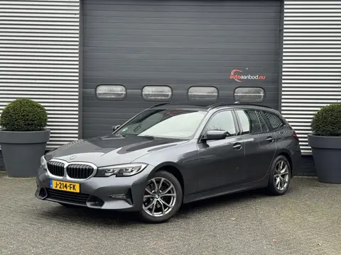 BMW 3-serie Touring 320i Executive Edition | Panoramadak | DAB | Carplay | Navigatie | Elektrische A