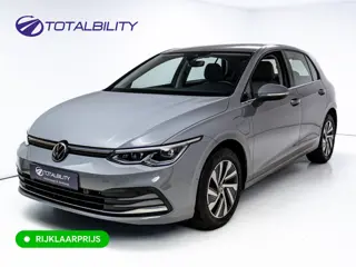 Volkswagen Golf 1.4 eHybrid Style | Standkachel | Stuur-, Stoel- & Achterbankverw. | Adap. Cruise | 