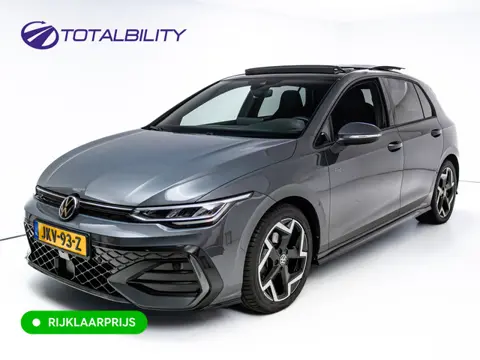 Volkswagen Golf 1.5 eTSI R-Line Edition | Panoramadak | Elect. Trekhaak | Stoel- & Stuurverw. | Adap
