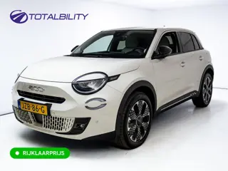 Fiat 600 1.2 Hybrid La Prima | Leer | Stoelverw. | Camera | Adap. Cruise | Sfeerverlichting | Elec. 