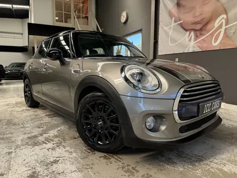 Mini Mini 1.5 Cooper Business, stoelverwarming, bluetooth, 5 deurs