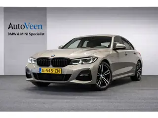 BMW 3-serie 330e eDrive Edition (M-SPORT, PANO, LEDER, NL AUTO, CAMERA, LED)