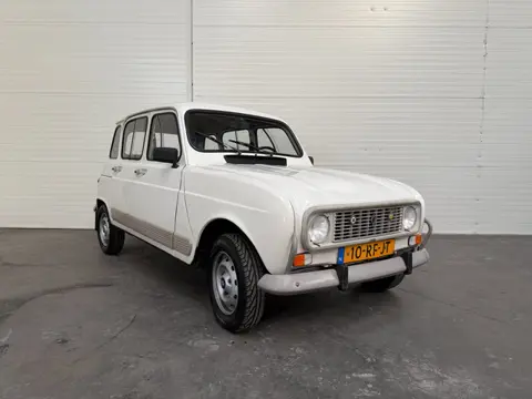 Renault 4 R 4 GTL in prachtige staat gerestaureerd