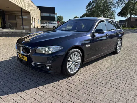 BMW 5-serie Touring 520i Luxury Edition automaat [ Full option, NL-auto, 1e eig, dealer oh ]