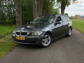 BMW 3-serie Touring 320i Dynamic Executive/BOMVOLL/lees Tekst/ Netjes