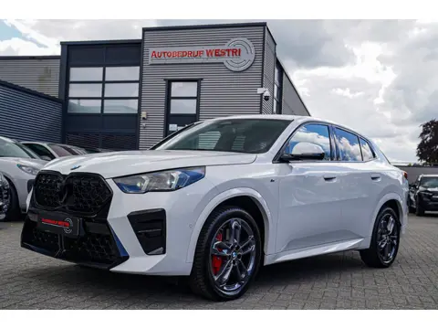 BMW X2 SDrive20i |M-pakket | BMW LED | Elektrische verstelbare stoelen | Camera | Elektrische trekha