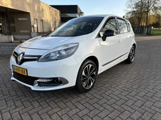 Renault Scénic 2.0 Bose Automaat [ fm navi, camera, ecc, lmv, pdc, cruise ]