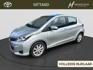 Toyota Yaris 1.3 VVT-i Aspiration |Automaat | Panoramadak | Trekhaak | 1e eigenaar