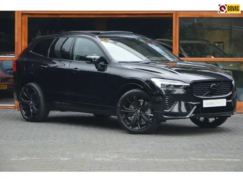 Volvo XC60 T8 Hybrid AWD Ultra Dark | Head-Up Display | 360° Camera | Trekhaak | Panoramadak | Harma