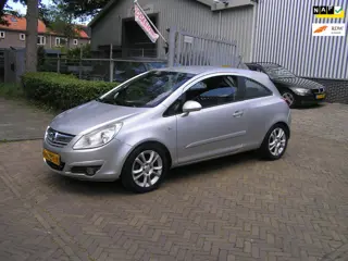 Opel Corsa 1.4-16V Sport nap pas airco nieuwe apk