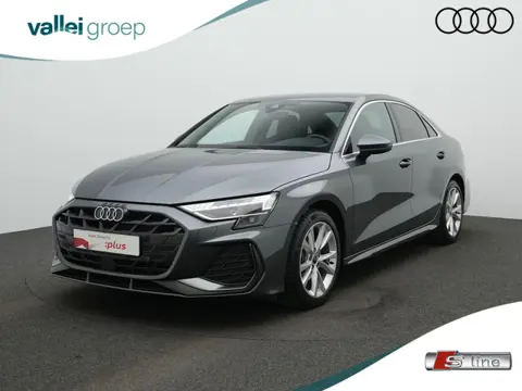 Audi A3 Limousine 35 TFSI 150 pk S-tronic S edition / S-Line | Achteruitrijcamera | Stoelverwarming 