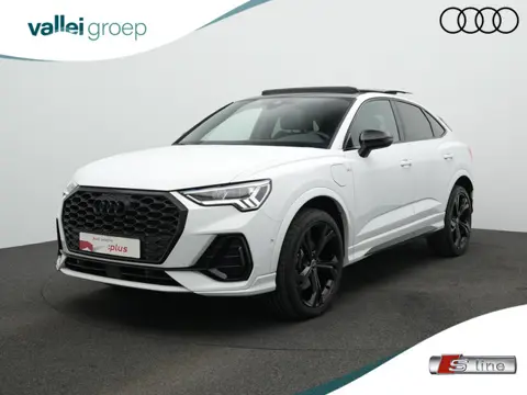 Audi Q3 Sportback 45 TFSI e 245 pk S-Line | Panoramadak | Trekhaak | Geheugenstoel | Leder/alcantara
