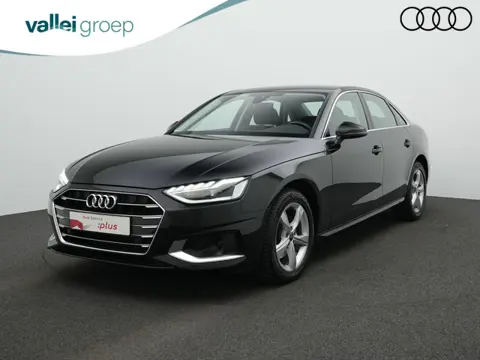 Audi A4 Limousine 35 TFSI 150 pk S-tronic Business Edition | Navigatie | Carplay | Parkeersensoren a