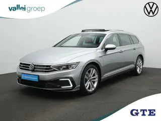 Volkswagen Passat Variant 1.4 TSI 218 pk PHEV GTE | Panoramadak | Trekhaak | IQ Light | Leder/alcant