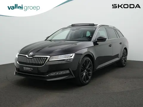Skoda Superb 1.4 TSI iV 218 pk Style | Panoramadak | Trekhaak | Navigatie Columbus | Geheugenstoel |