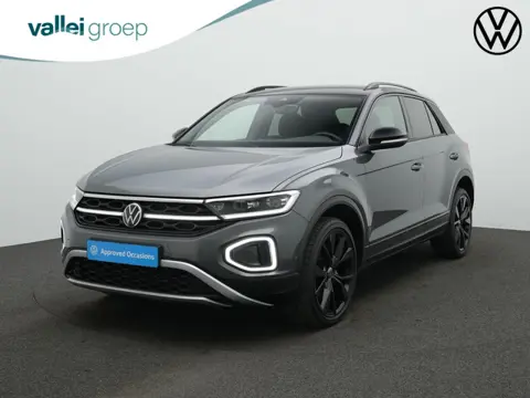 Volkswagen T-Roc 1.5 TSI 150 pk DSG Style | Beats | IQ Light | Achteruitrijcamera | Stoelverwarming 