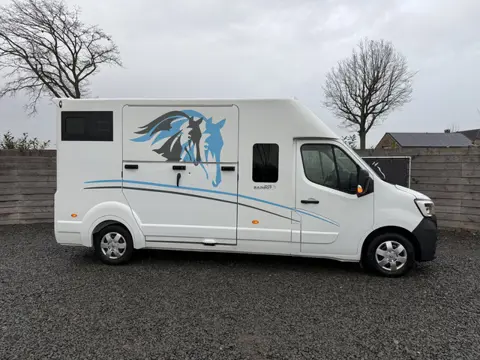 Renault Master PAARDENWAGEN | HORSETRUCK | BARBOT | STALLION 5XL | 2021 | HENGST | DUB CAB | AUTOMAA