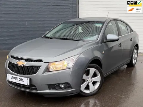 Chevrolet Cruze 1.8 LT LEDER/VOLONDERHOUD/STOELVERWARMING/NAVI