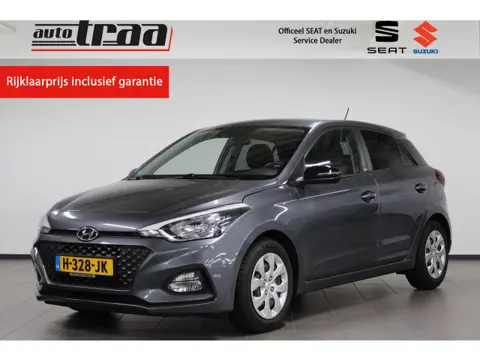 Hyundai i20 1.2 HP i-Motion Premium Stoel + stuur verwarming / Trekhaak / Achteruitrijcamera /