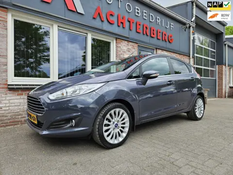 Ford Fiesta 1.0 EcoBoost Titanium Trekhaak! NAP! Airco/Clima! Cruise Control! Nette Auto! PDC! Navig