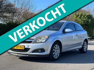 Opel Astra GTC 1.6 Temptation Cruise*Carplay*02-04-2027 APK*Navigatie*Airco*LM velgen*NAP*