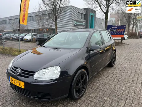 Volkswagen Golf 1.6 FSI Optive - AIRCO - 5 DRS - NIEUWE APK !