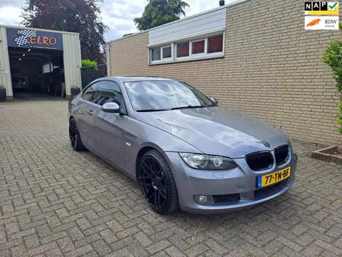 BMW 3-serie Coupé 325i Introduction