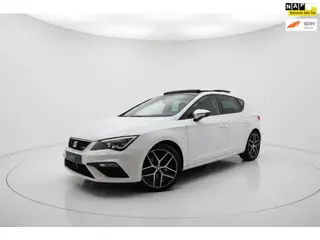 Seat Leon 1.5 TSI FR PANO VIRTUAL SFEER ACC SFEER TREKHAAK