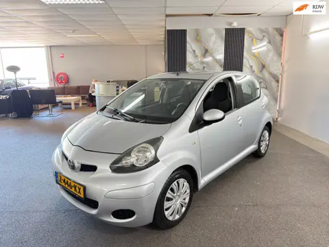Toyota Aygo 1.0-12V Access Apk Nieuw,Airco,Carplay,Bluetooth,E-Ramen,N.A.P,5Deurs,2 sleutels,Topstaa