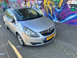 Opel Corsa 1.3 CDTi EcoFlex S/S '111' Edition. Speciale uitvoering met airco geheel onderhouden tot 
