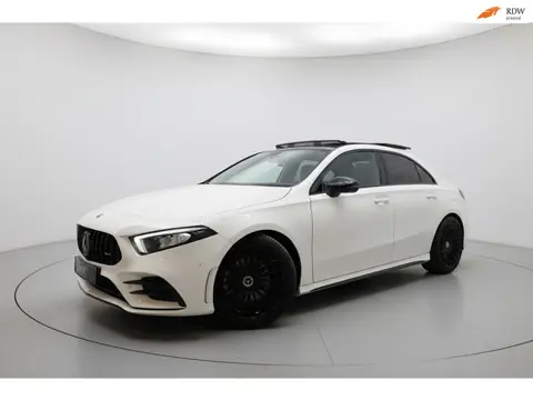 Mercedes-Benz A-klasse 200 AMG NIGHT PANO SFEER CAMERA