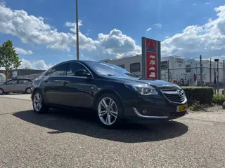 Opel Insignia 1.6 T Innovation | Camera | Trekhaak | Cruise | Lederen bekleding | Stoelverwarming | 