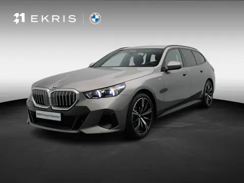BMW 5 Serie Touring 520i M Sportpakket | Trekhaak | Driving Assistant Plus | Harman Kardon | 20"