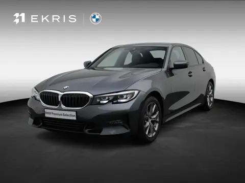 BMW 3 Serie Sedan 318i Executive | Model Sport Line | Sportstoelen | 17''