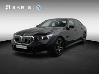 BMW i5 eDrive40 M Sportpakket | Harman Kardon | Panoramadak | Driving Assistant Plus | 20"