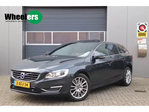 Volvo V60 2.4 D6 AWD Plug-In Hybrid Summum, Stoelverwarming, Schuifdak, Trekhaak