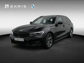 BMW 3 Serie Touring 320e Sport Line | Laserlicht | Panoramadak | HiFi | 17"