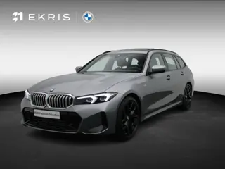 BMW 3 Serie Touring 318i M Sportpakket | Trekhaak | Achteruitrijcamera | Panoramadak | Parking Assis