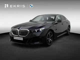 BMW 5 Serie Sedan 550e xDrive M Sportpakket | Adaptief Onderstel Professional | Driving Assistant | 
