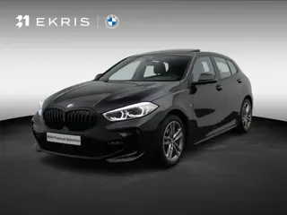 BMW 1 Serie 5-deurs 118i M Sportpakket | Panoramadak | HIFI | Driving Assistant | 17"