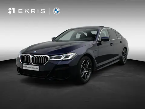 BMW 5 Serie Sedan 530e High Executive | M Sportpakket | Parking Pack| Stuurwielrand Verwarmd | Schui